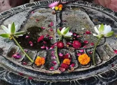 Spiritual Triangle with Gaya Varanasi (2N) Bodhgaya (1N) Prayagraj- Ayodhya (2N) 5N/6D