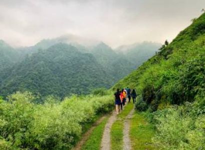 Mawlongbna Village Trekking Tour