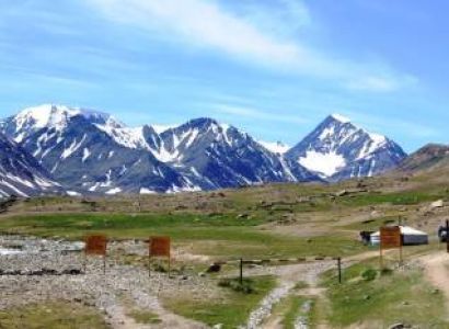 Golden Eagle Festival in Mongolia Tour