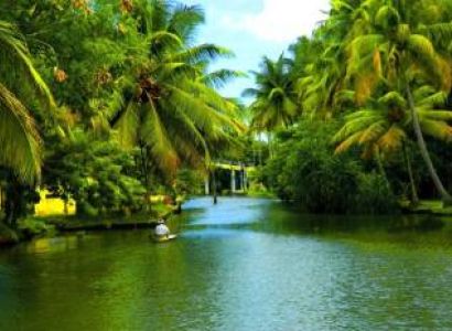 Kerala Package 4 Nights - 5 Days With Deluxe Hotels