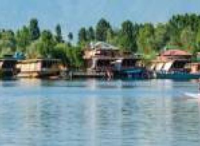Kashmir Tour Package For 2 Adults And 2 Child