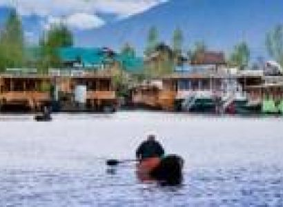 4 Nights 5 Days Scenic Kashmir Tour Package