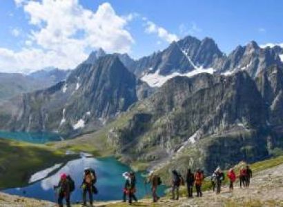 8D Sonamarg Trekking - Adventure Package