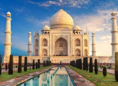 Same Day Taj Mahal & Agra Fort Tour By Gatimaan Train From Delhi