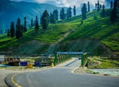 Super Deluxe Kashmir Tour Package For 4 Nights 5 Days