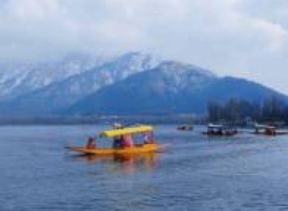 Super Deluxe Kashmir Tour Package For 3 Nights 4
