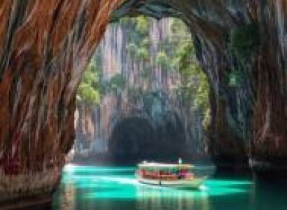 8 Days Ho Chi Minh City & Da Nang & Hoi An & Ha Long & Hanoi Luxury Tour Package