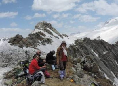 Indrahar Pass Trekking Tour 3N - 4D