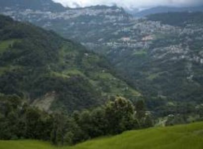 Gangtok & Darjeeling & Pelling & Lachung 10 Days Luxury Tour Package