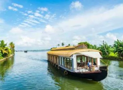 Kerala Honeymoon Package With Vagamon & Varkala Tour 6 Nights 7 Days