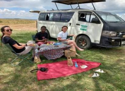 2Nights 3Days Masai Mara Tour Van Private Safari