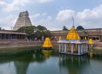 Madurai to Kanchipuram Temple Tour (1N / 2D)40-Seater Luxury AC Bus (2×2 Seating Layout)