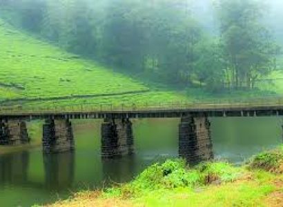 Madurai – Valparai – Athirappilly – Guruvayur (3 Nights / 4 Days) 45-Seater AC Bus