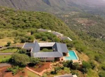 Luxury Safari Escape