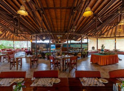 4 Nights 5 Days Roaring Kenya