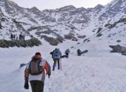 Indrahar Pass Trek Tour
