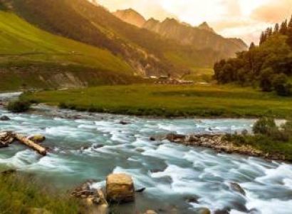 Kashmir Tour Package - 3 Nights 4 Days Ex Srinagar
