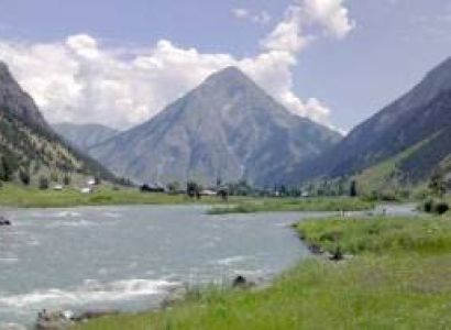 Family trip to Gurez valley. Kashmir