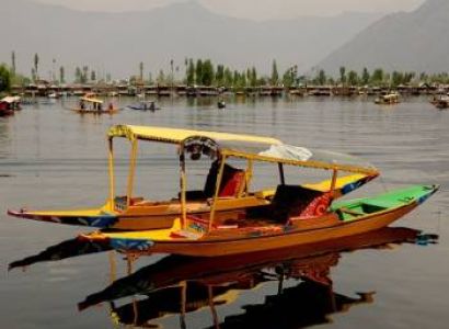 4 Night - 5 Days Honeymoon Kashmir Package