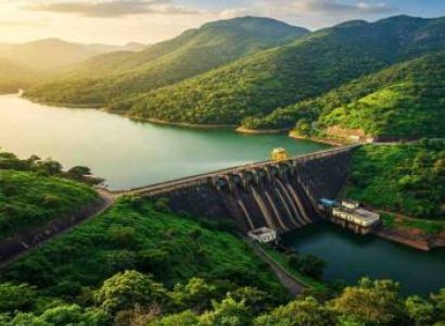 5 Days Budget Thekkady & Munnar & Alappuzha & Mararikulam Tour Package