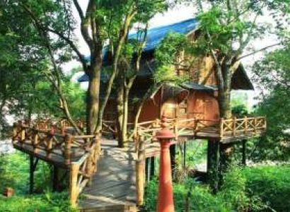 Kochi & Kovalam & Thekkady & Trivandrum & Munnar & Mararikulam 7D/6N Budget Travel Package