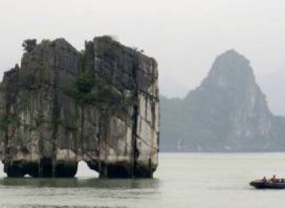 Siem Reap & Phnom Penh & Ho Chi Minh City & Hue & Hoi An & Ben Tre & Ha Long & Hanoi & Mekong Delta Tour Package - 17 Days Luxury