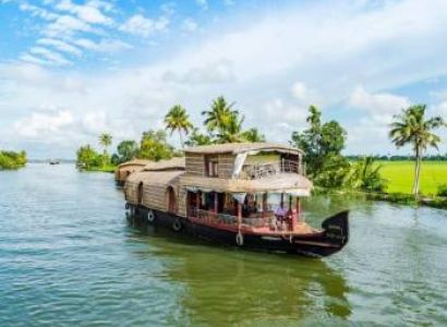 6 Days Kochi & Thekkady & Munnar & Mararikulam Budget Tour Package