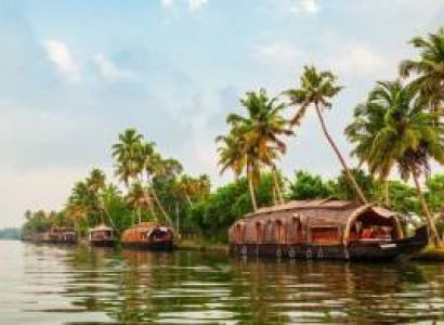 Kovalam & Thekkady & Munnar & Mararikulam & Trivandrum Tour Package - 7 Days Budget