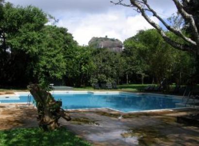 Negombo – Anuradhapura – Habarana – Giritale – Polonnaruwa – Kandy – Kithulgala Tour