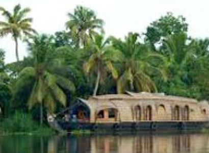 Hills And Backwater 4Night/5Days Kerela Package
