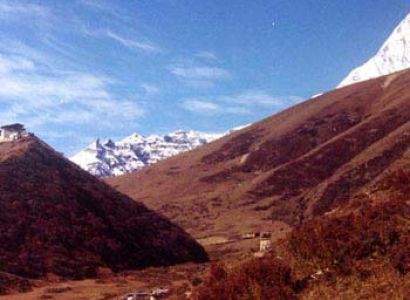 Jomolhari Trek Tour