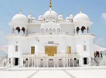 Delhi - Chandigarh - Anandpur Sahib - Fatehgarh Sahib Tour