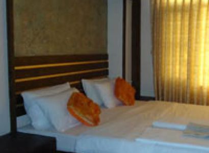 Kashmir LTC Package with Hotel Grand Kashmir