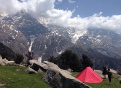 Trek to Dhauladhar Snowline Tour