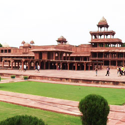 Top Tourist Places To Visit in Fatehpur Sikri